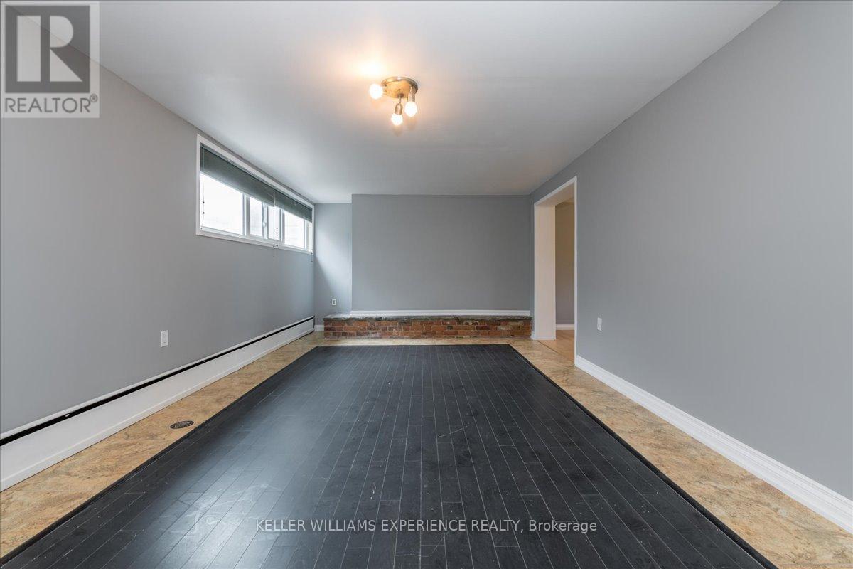 46 Eugenia Street, Barrie, Ontario  L4M 1P8 - Photo 37 - S12183375