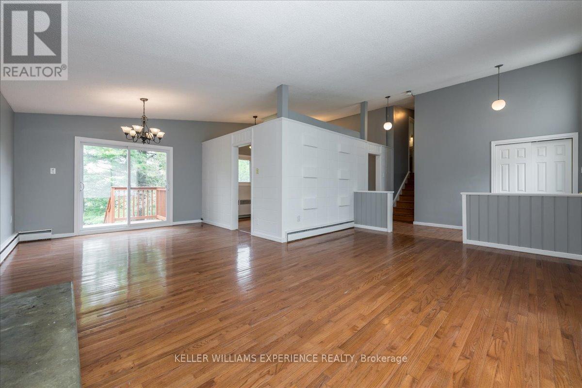 46 Eugenia Street, Barrie, Ontario  L4M 1P8 - Photo 7 - S12183375