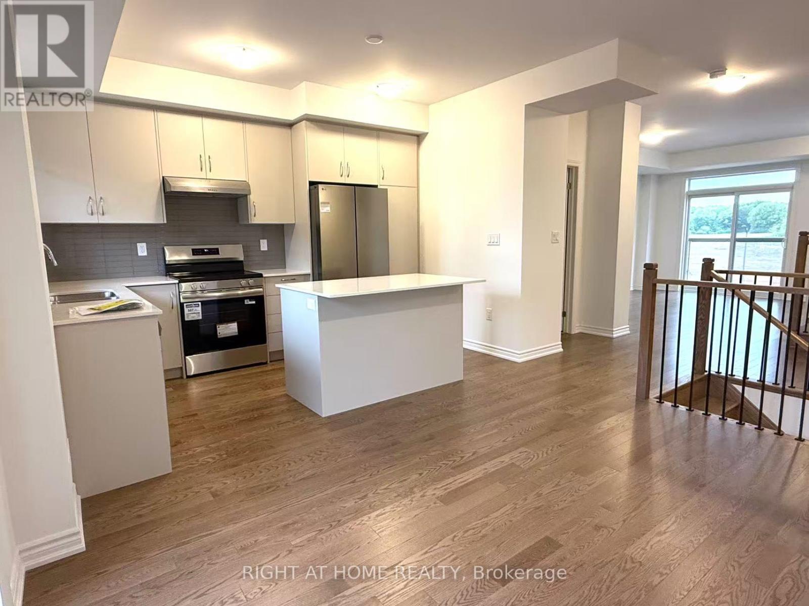 1142 Wheat Boom Drive, Oakville, Ontario  L6H 8C2 - Photo 9 - W12183374