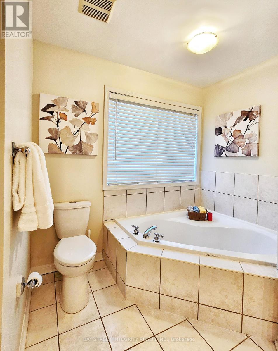 3956 Deepwood Heights, Mississauga, Ontario  L5M 6L9 - Photo 28 - W12183376