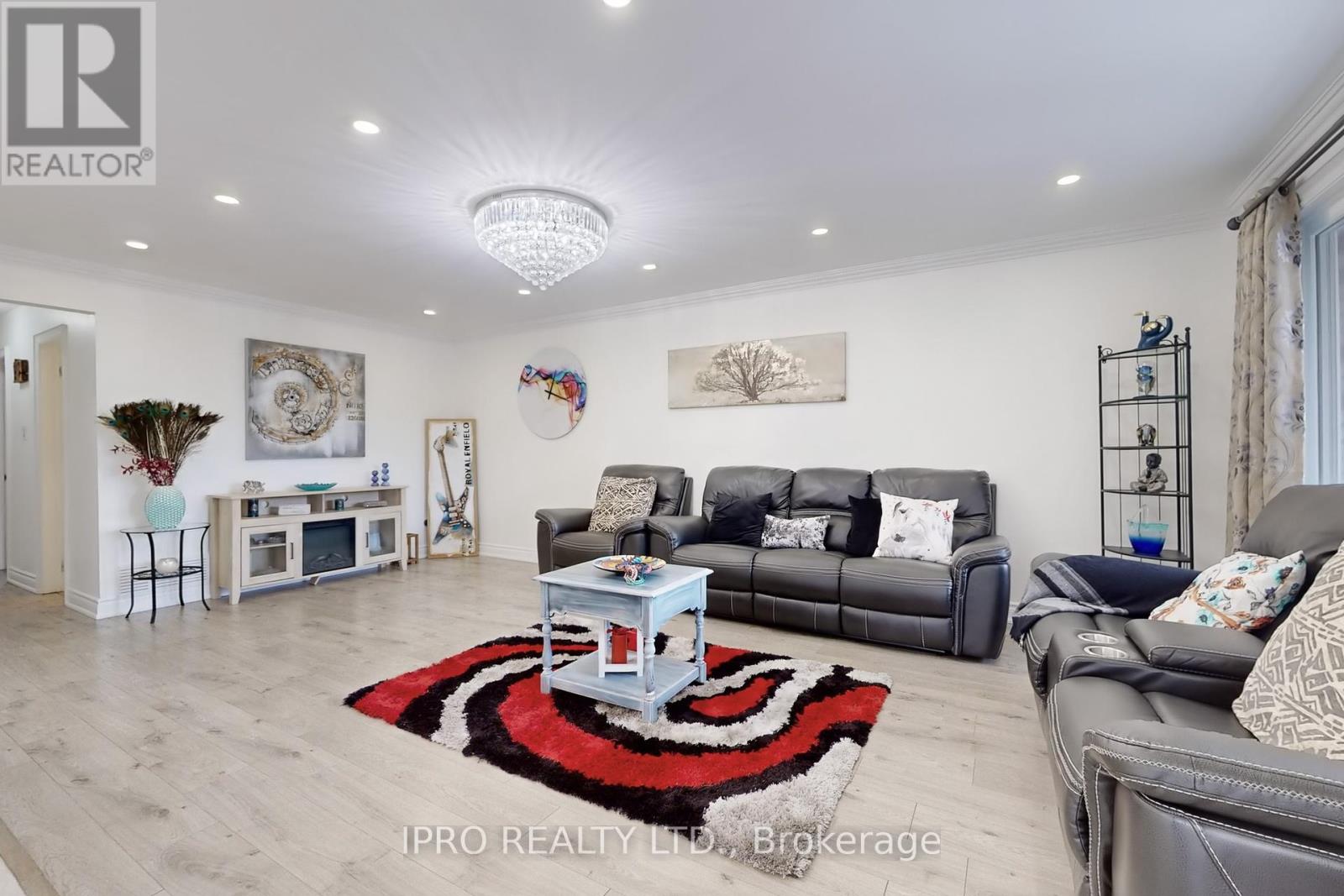 29 Clipper Road, Toronto, Ontario  M2J 4C8 - Photo 9 - C12177778