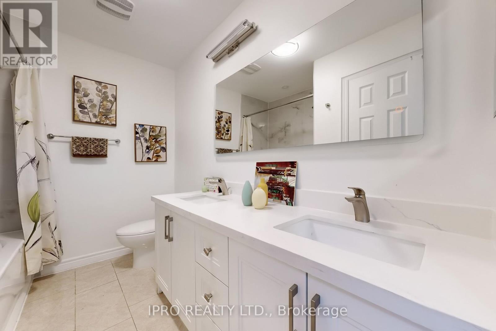 29 Clipper Road, Toronto, Ontario  M2J 4C8 - Photo 42 - C12177778