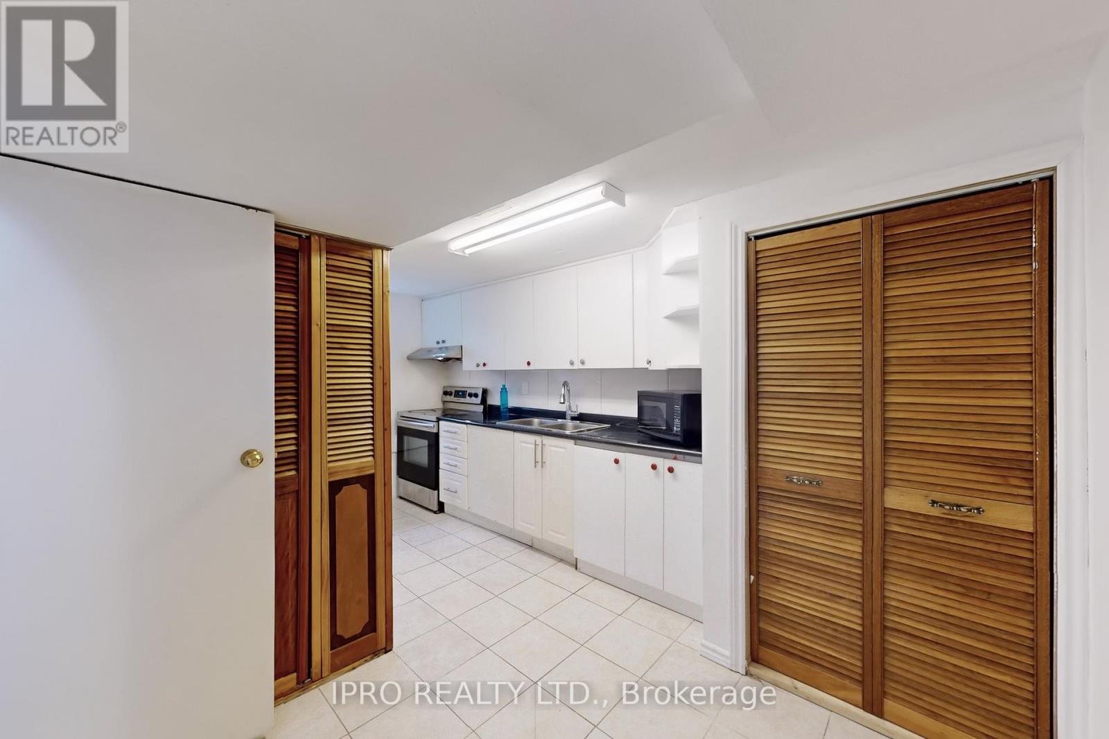 29 Clipper Road, Toronto, Ontario  M2J 4C8 - Photo 37 - C12177778