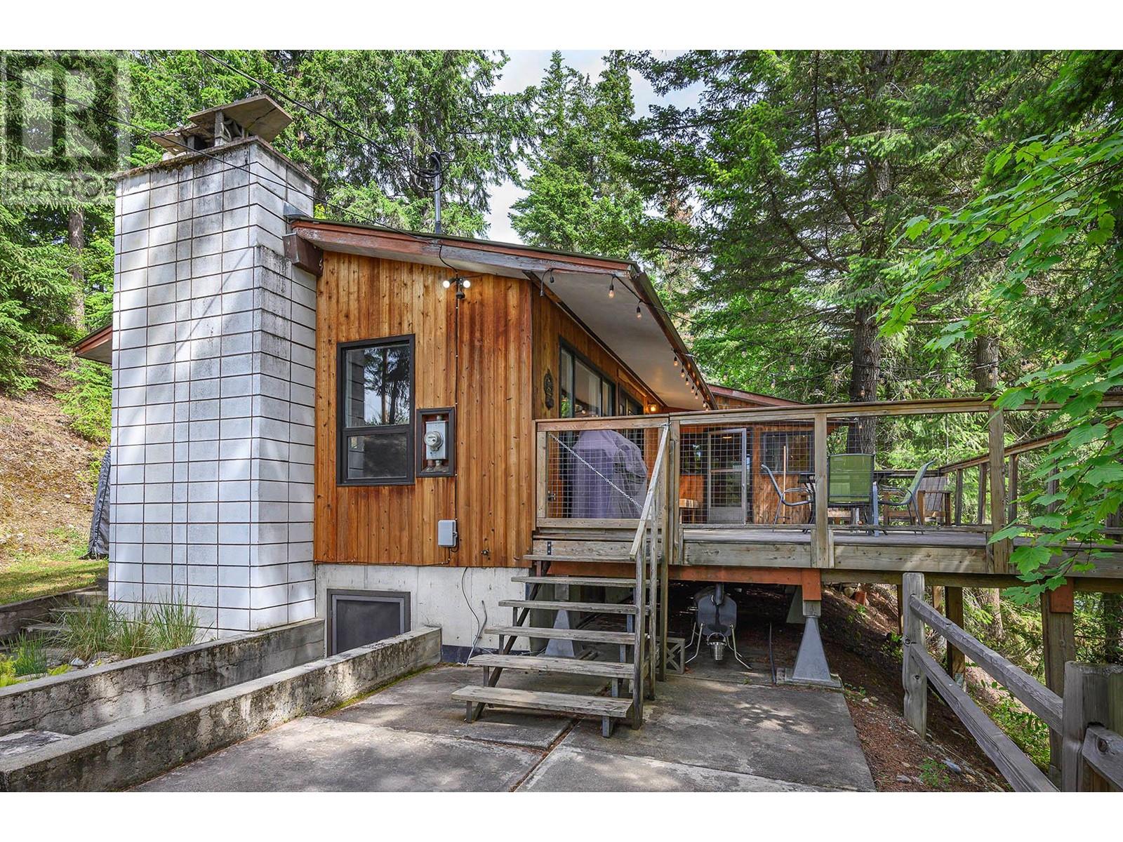 2252 NOAKES Road, Magna Bay, BC V0E1M7