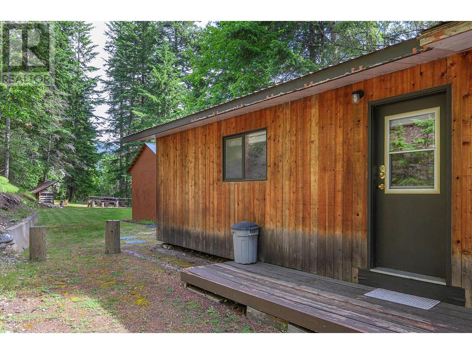 2252 NOAKES Road, Magna Bay, BC V0E1M7