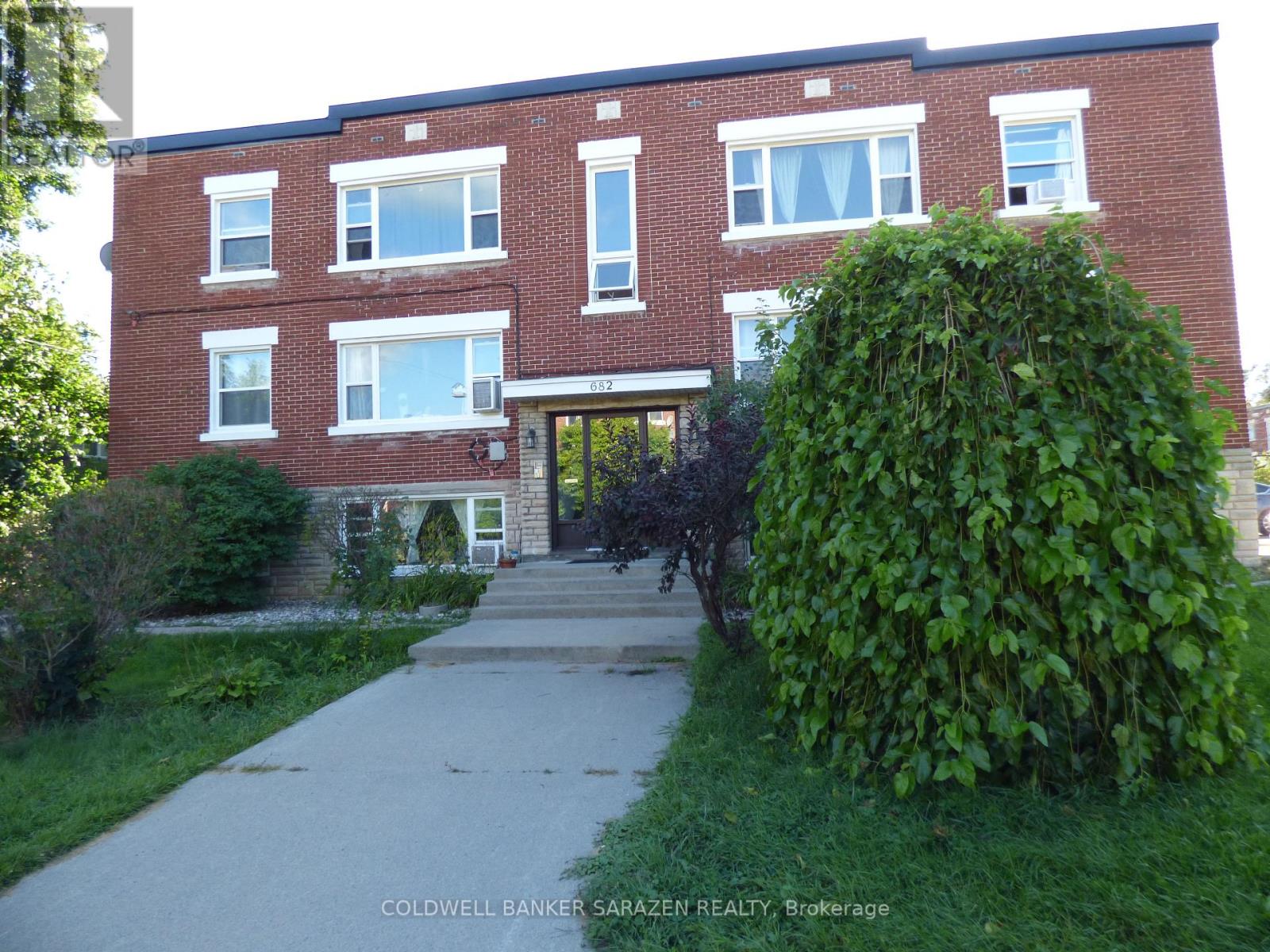 2 - 682 Irene Crescent, Ottawa, Ontario  K1Z 7J1 - Photo 1 - X12183414