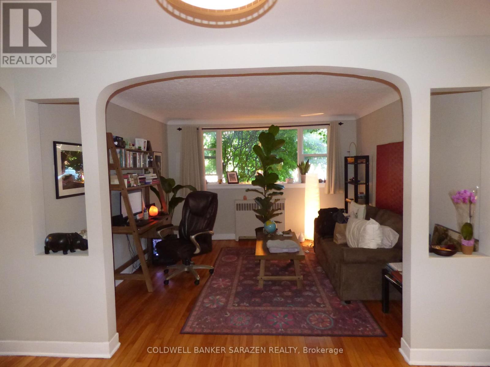 2 - 682 Irene Crescent, Ottawa, Ontario  K1Z 7J1 - Photo 2 - X12183414