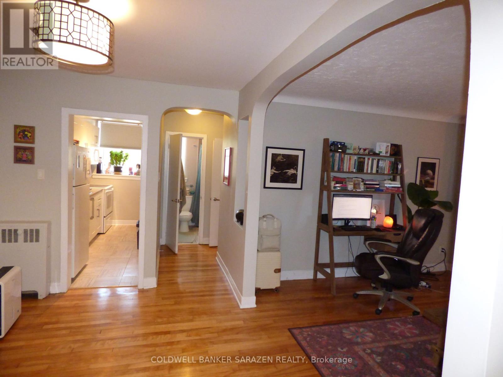 2 - 682 Irene Crescent, Ottawa, Ontario  K1Z 7J1 - Photo 3 - X12183414