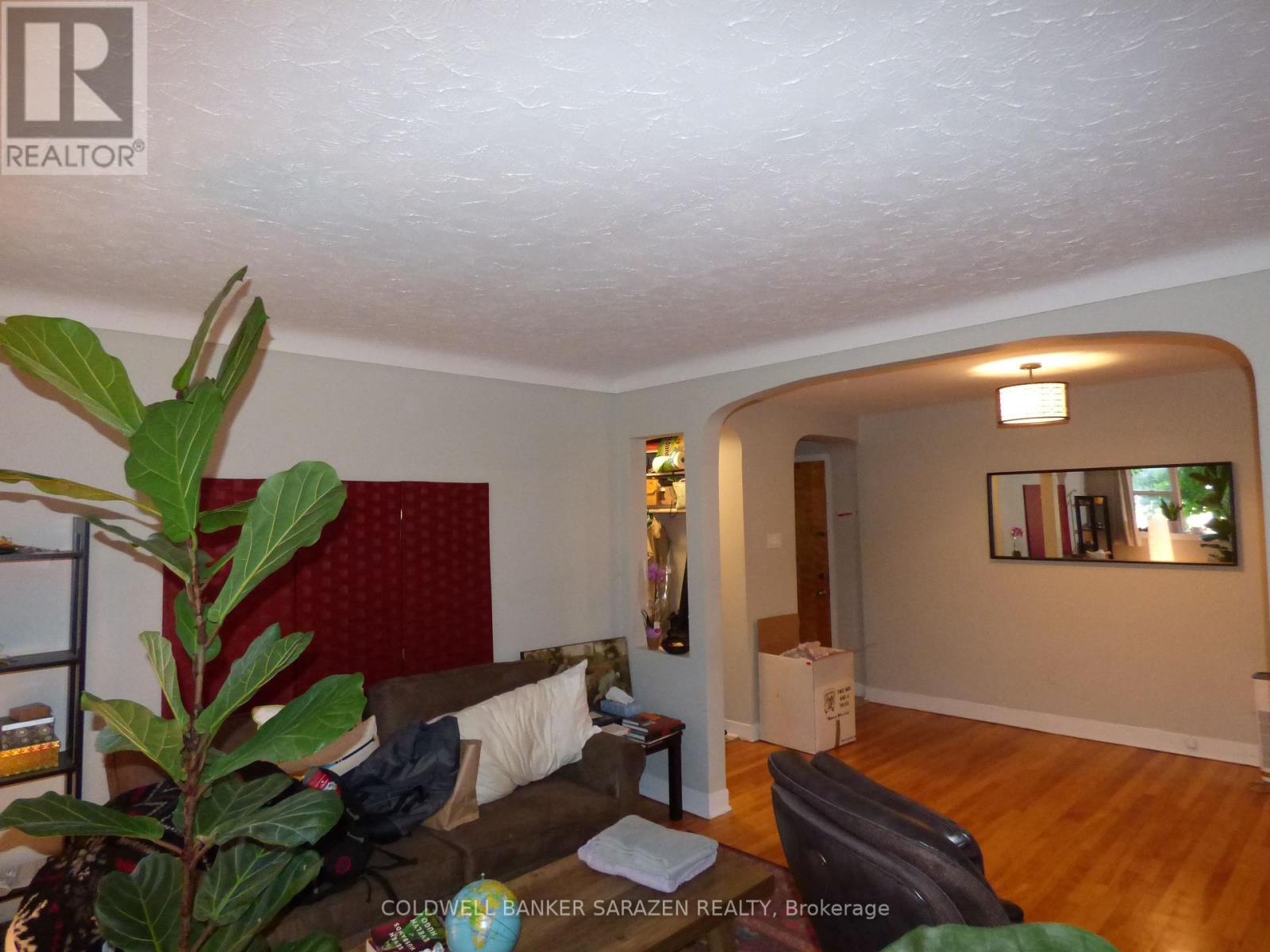 2 - 682 Irene Crescent, Ottawa, Ontario  K1Z 7J1 - Photo 9 - X12183414