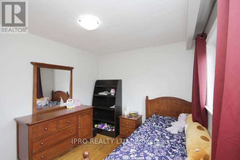 19 Dunsany Crescent, Toronto (Willowridge-Martingrove-Richview), Ontario  M9R 3W7 - Photo 31 - W12182548