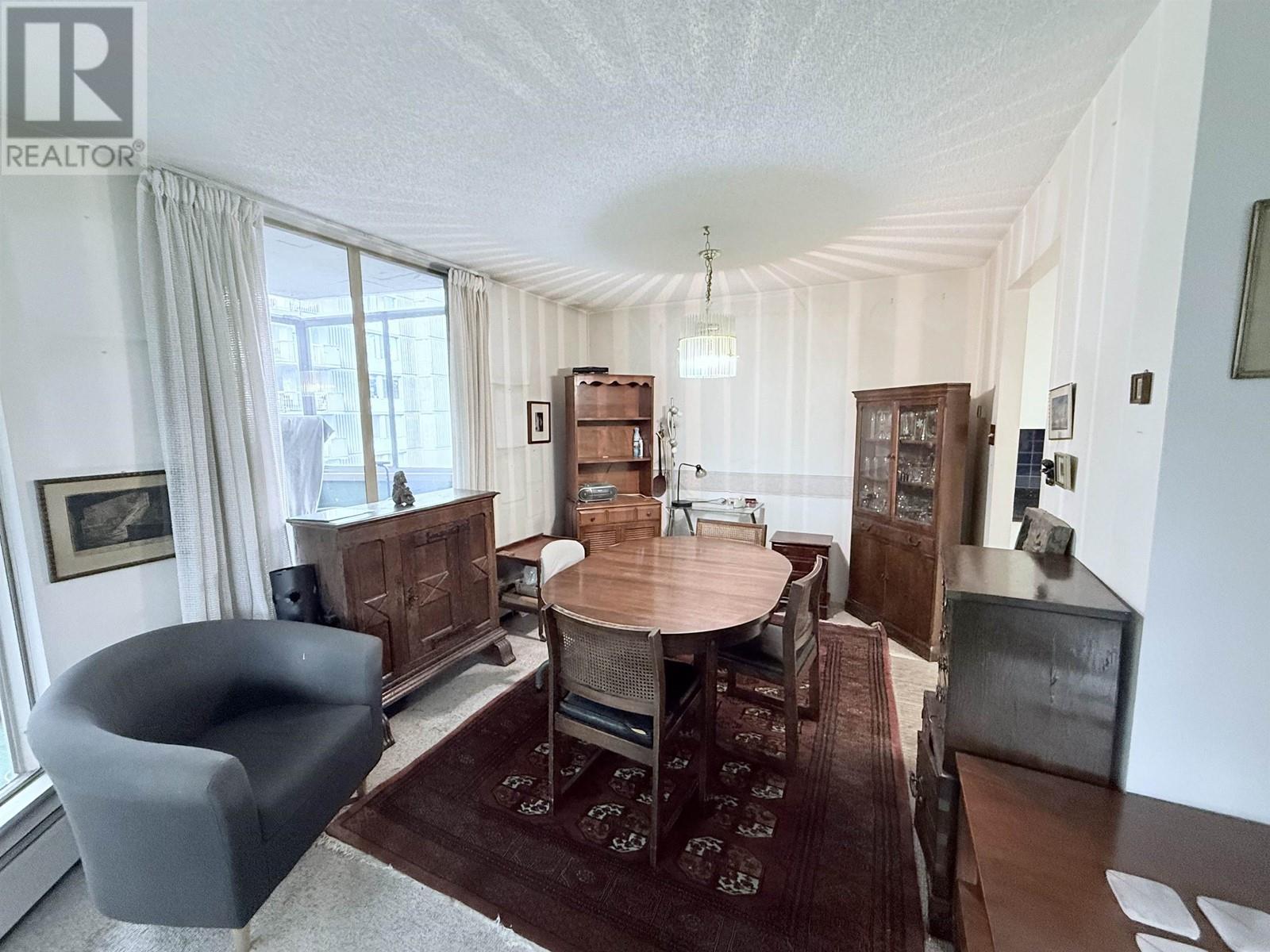 Property at 504 2024 FULLERTON AVENUE image 4