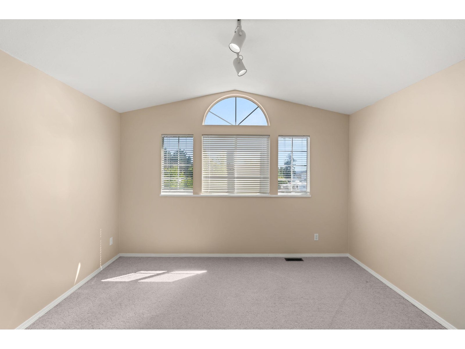 18687 56a Avenue, Surrey, British Columbia  V3S 7Y2 - Photo 15 - R3006981