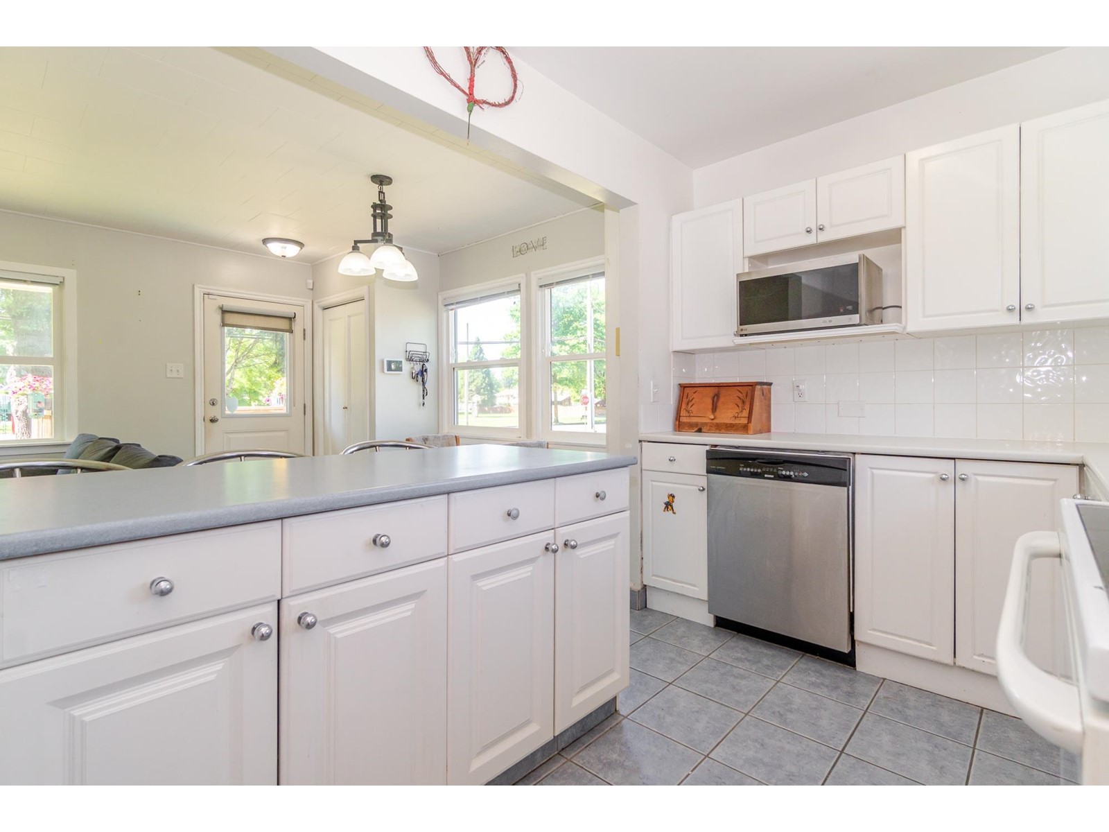 45375 Crescent Drive, Chilliwack Proper West, Chilliwack, British Columbia  V2P 1G5 - Photo 8 - R3008608