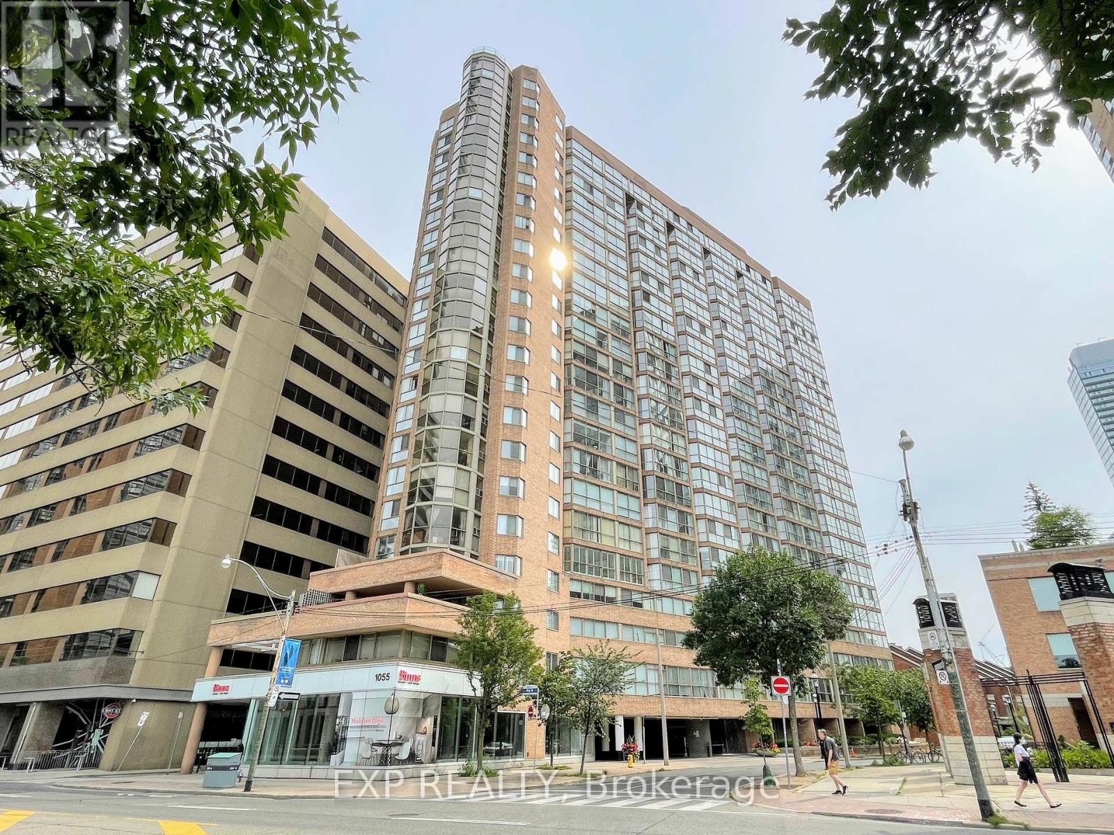 1802 - 1055 BAY STREET, Toronto, Ontario