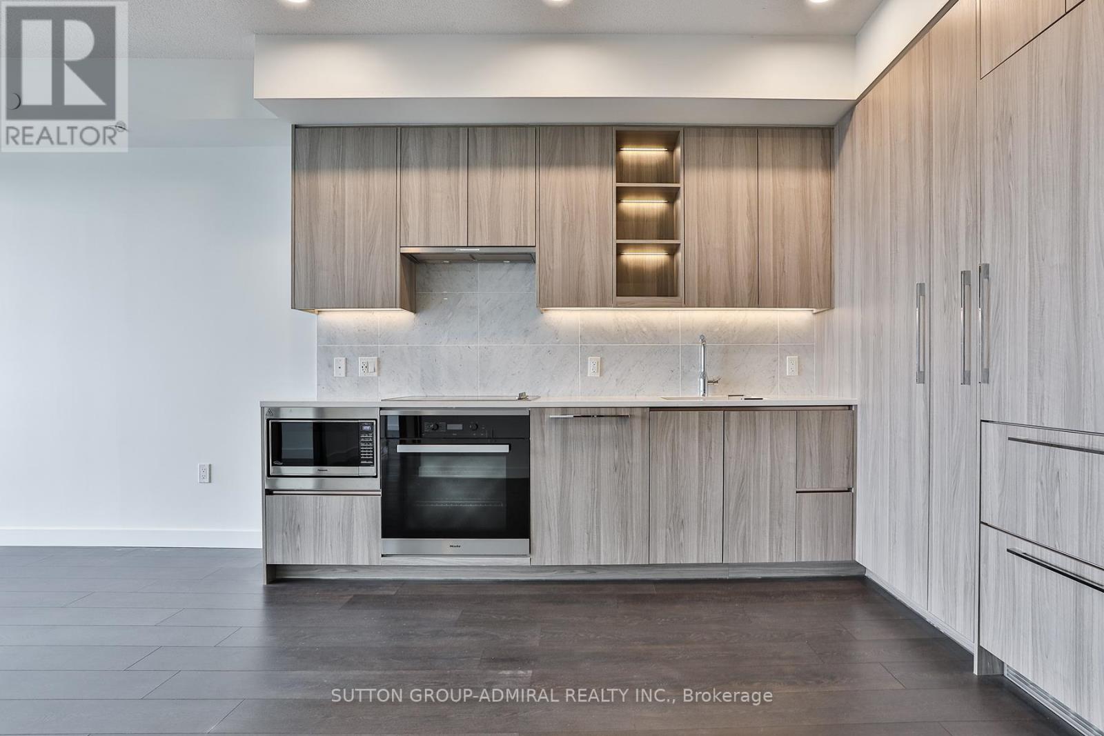 Property at 3507 - 85 MCMAHON DRIVE image 4