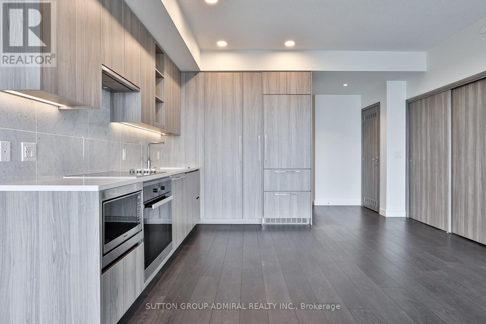 Property at 3507 - 85 MCMAHON DRIVE image 5