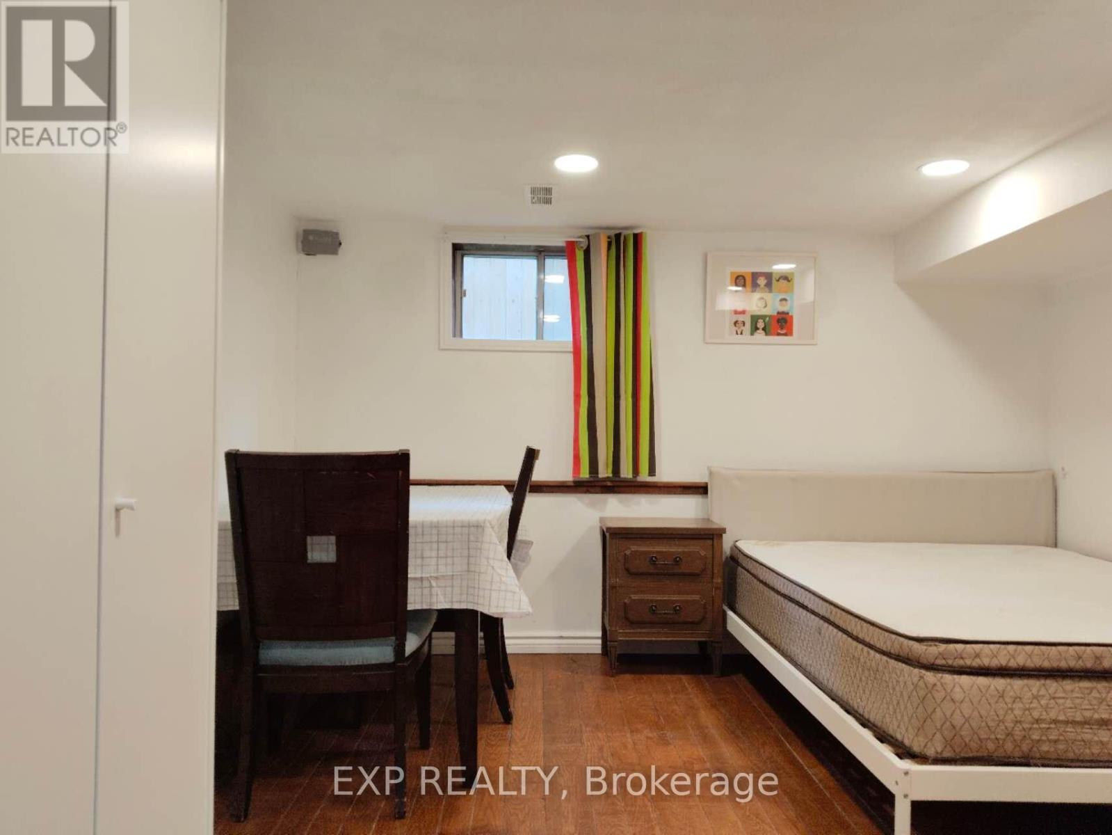 81 Scarborough Heights Boulevard, Toronto, Ontario  M1M 2V5 - Photo 6 - E12183436