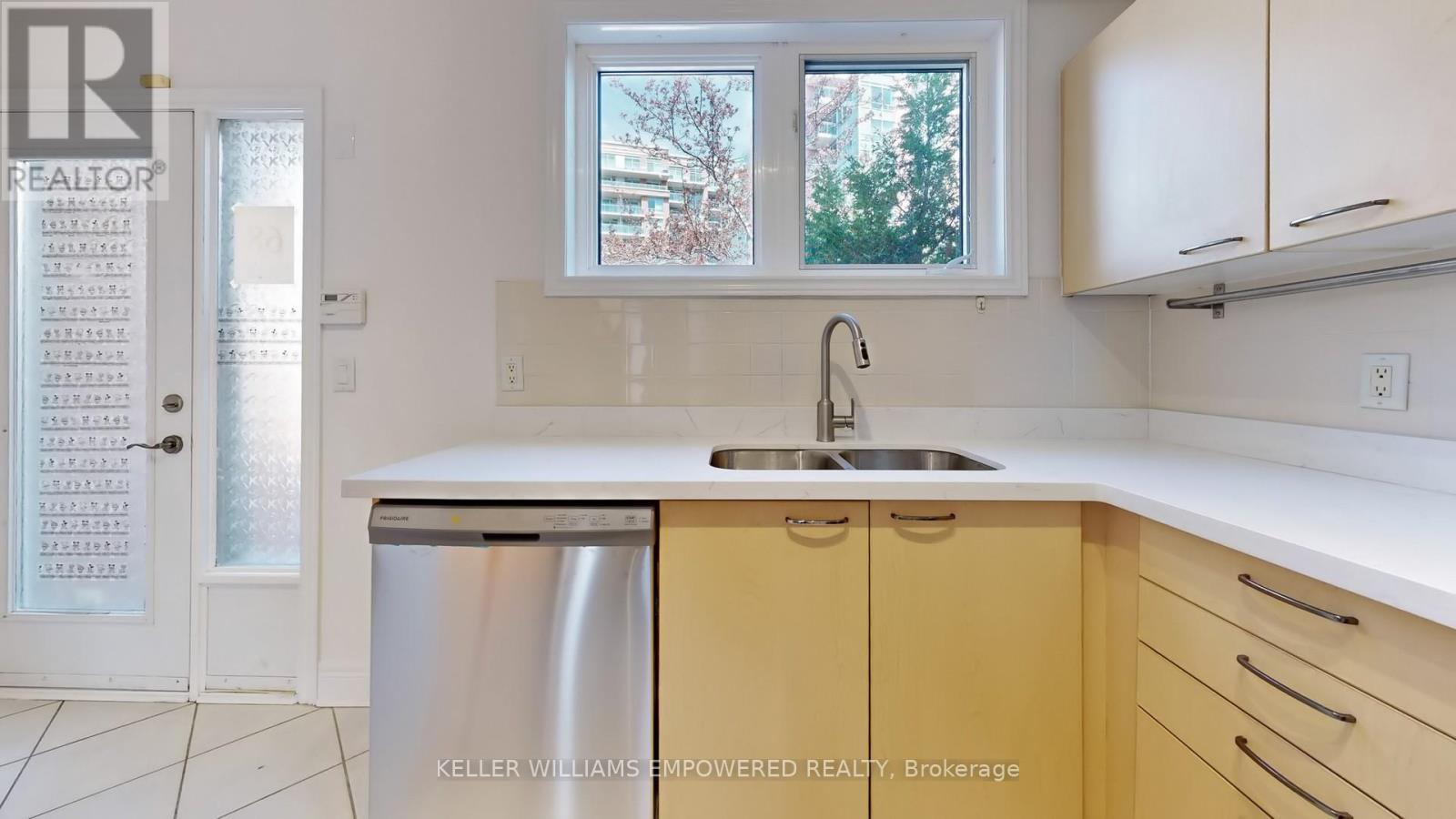 Th 3 - 68 Suncrest Boulevard, Markham, Ontario  L3T 7Y1 - Photo 17 - N12183431