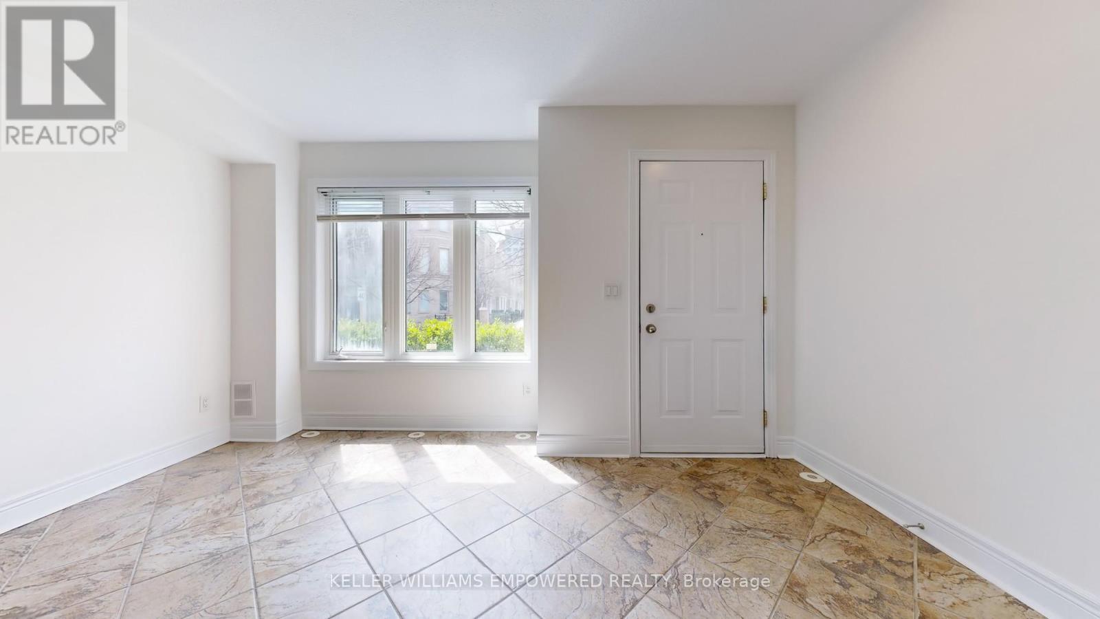 Th 3 - 68 Suncrest Boulevard, Markham, Ontario  L3T 7Y1 - Photo 8 - N12183431