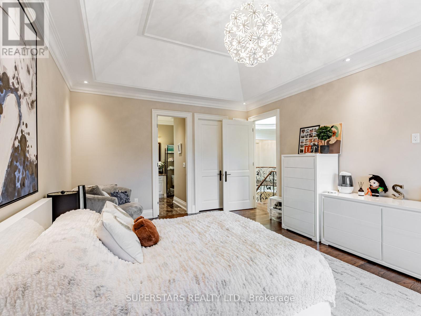 17 Westwood Lane, Richmond Hill, Ontario  L4C 6X4 - Photo 19 - N12183460