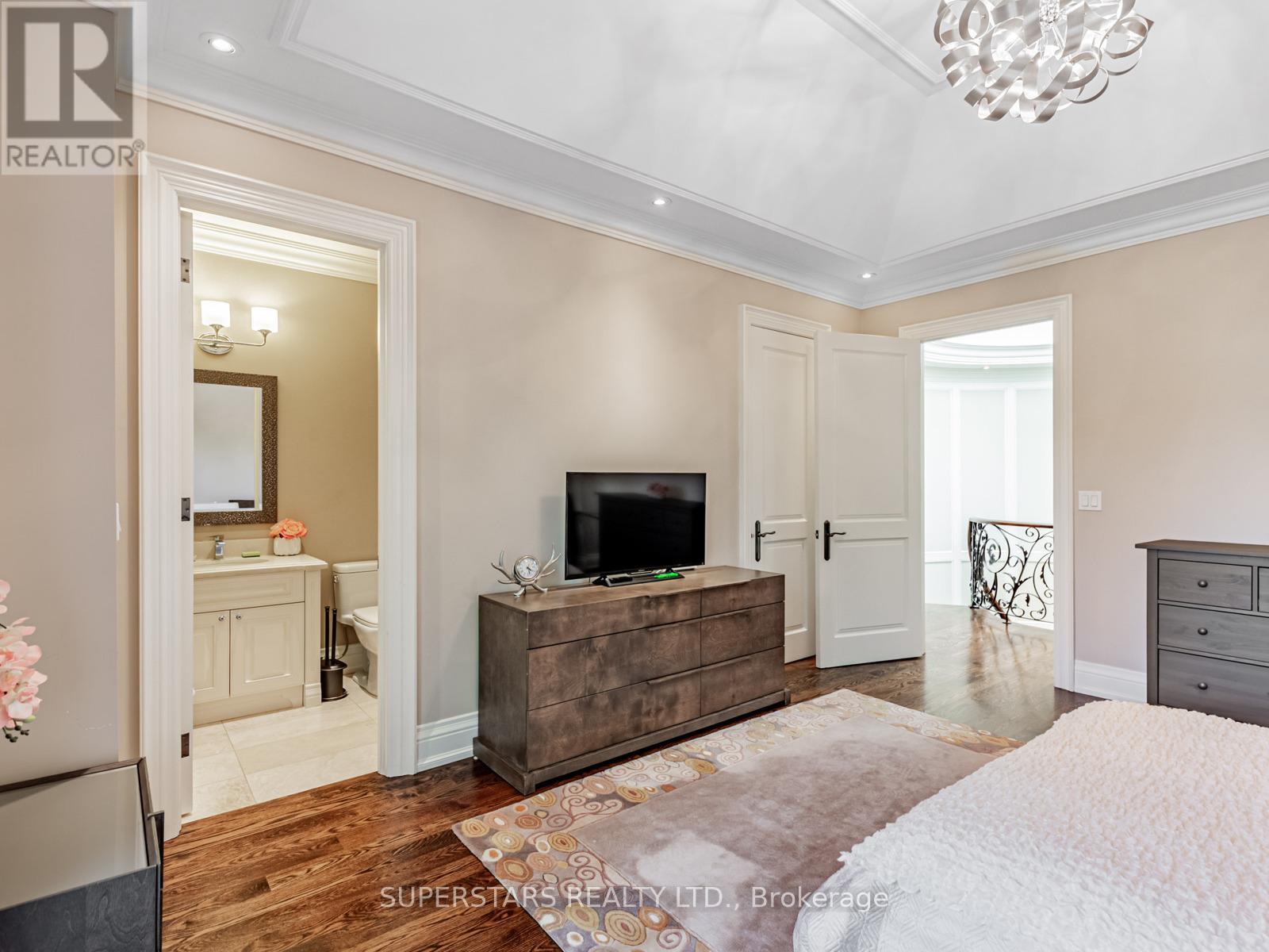 17 Westwood Lane, Richmond Hill, Ontario  L4C 6X4 - Photo 22 - N12183460