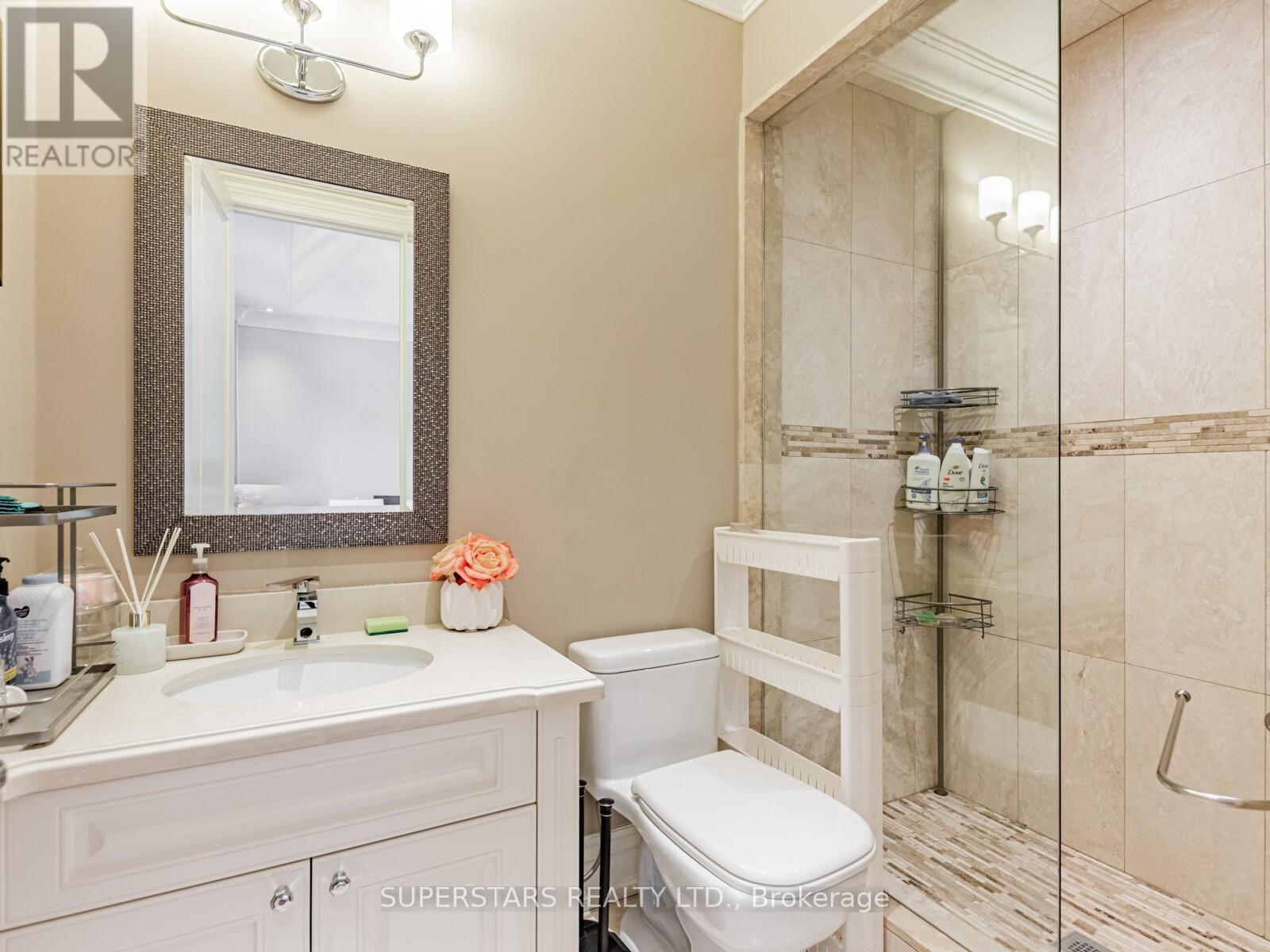 17 Westwood Lane, Richmond Hill, Ontario  L4C 6X4 - Photo 23 - N12183460