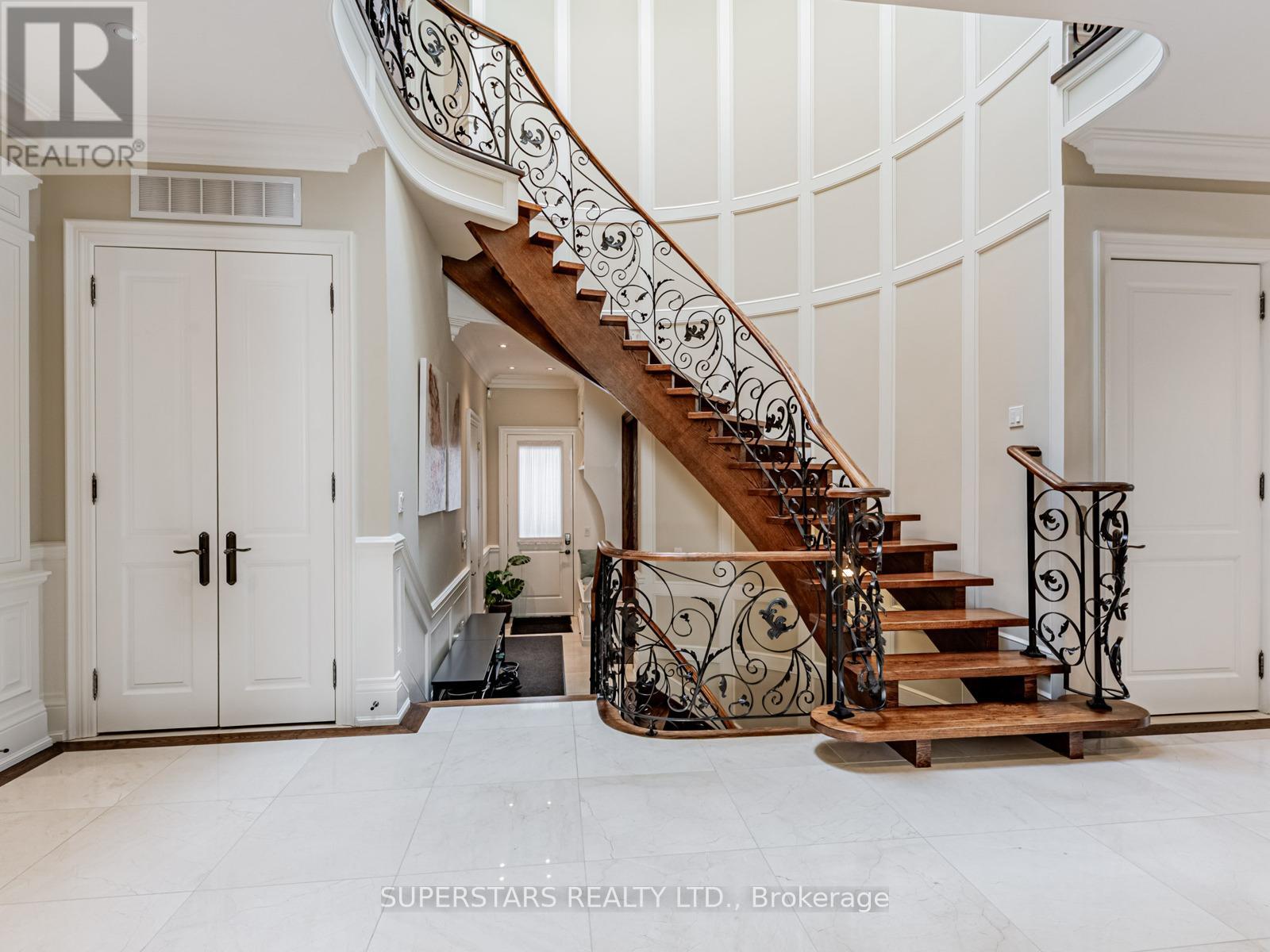 17 Westwood Lane, Richmond Hill, Ontario  L4C 6X4 - Photo 35 - N12183460