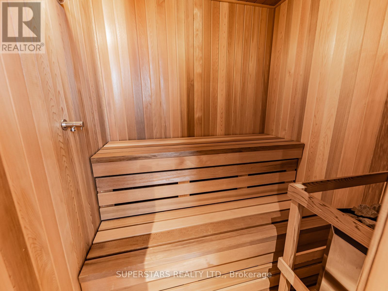 17 Westwood Lane, Richmond Hill, Ontario  L4C 6X4 - Photo 38 - N12183460