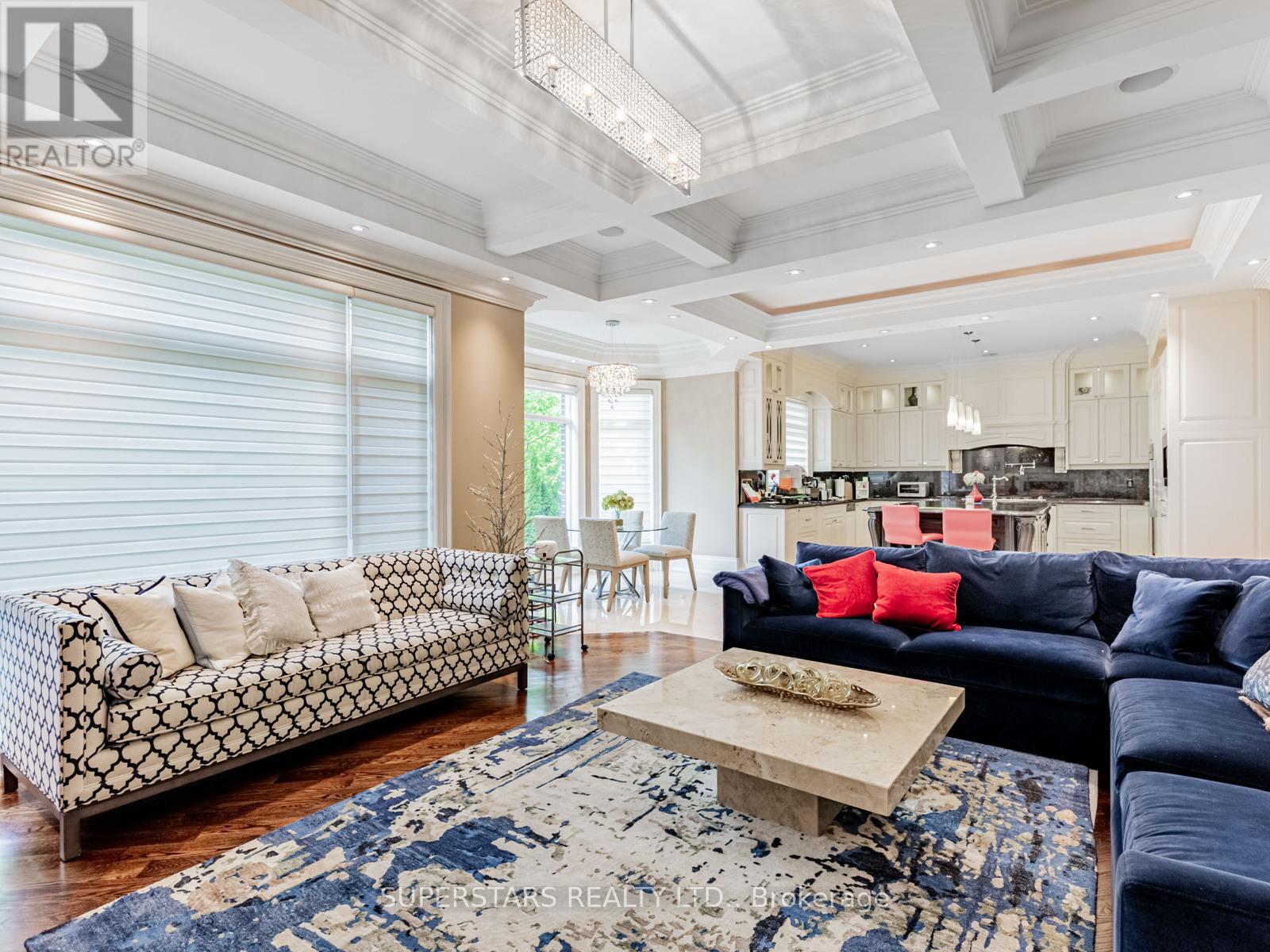 17 Westwood Lane, Richmond Hill, Ontario  L4C 6X4 - Photo 5 - N12183460