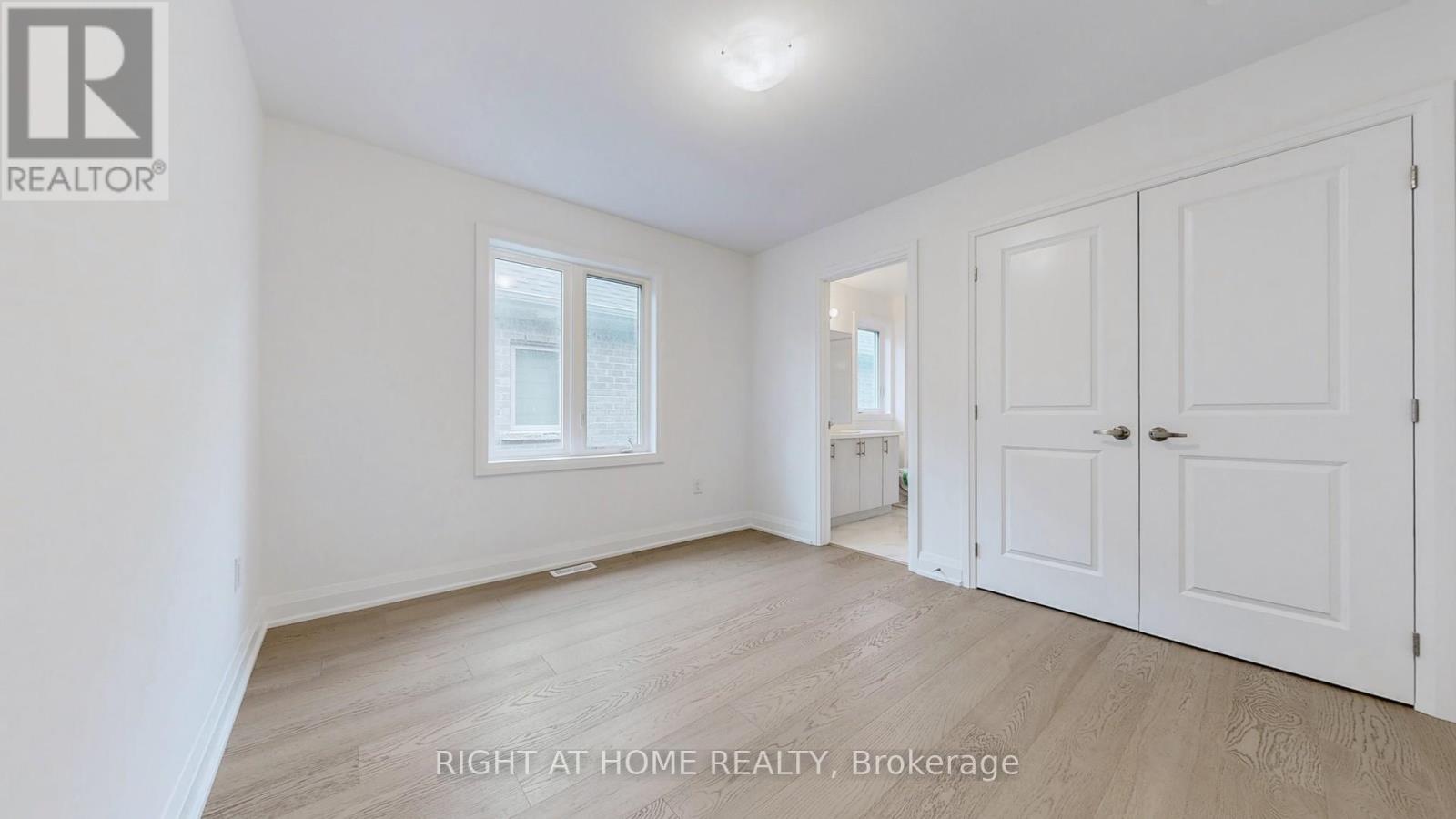 19 Barnyard Trail, Barrie, Ontario  L9J 0C2 - Photo 24 - S12183423