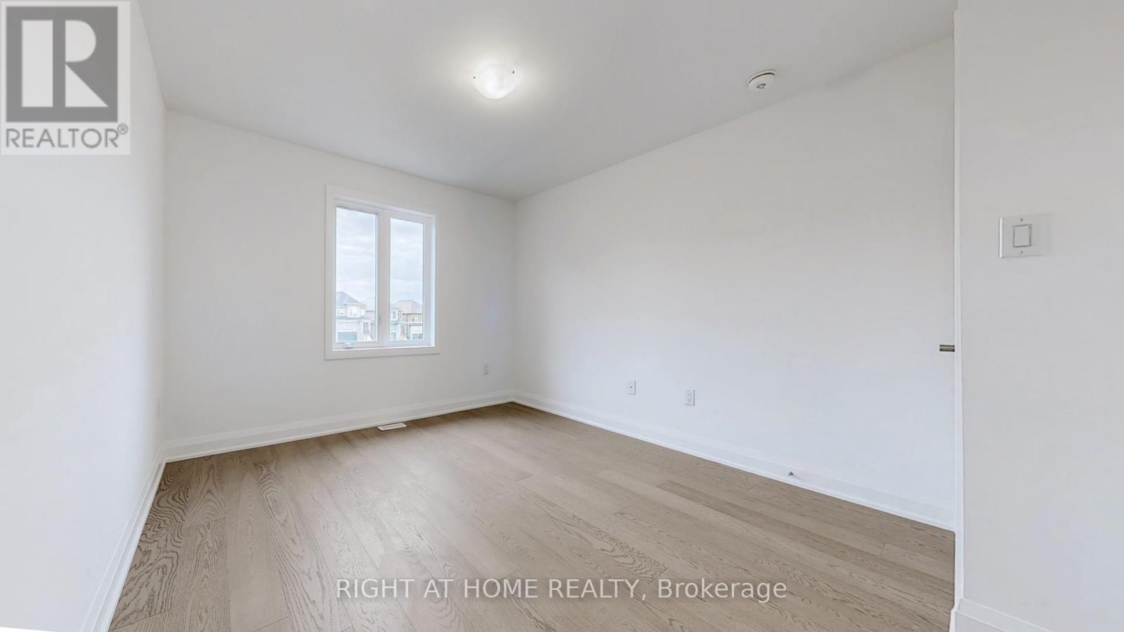 19 Barnyard Trail, Barrie, Ontario  L9J 0C2 - Photo 26 - S12183423