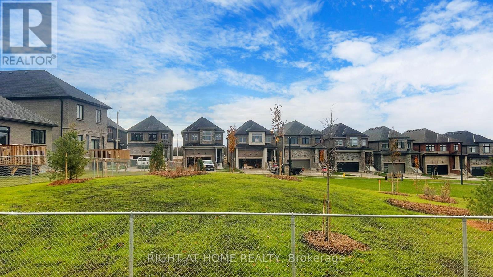 19 Barnyard Trail, Barrie, Ontario  L9J 0C2 - Photo 45 - S12183423