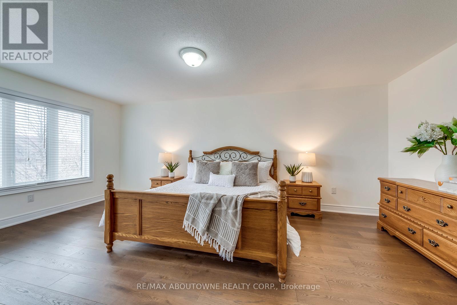 2218 Hatfield Drive, Oakville, Ontario  L6M 4W4 - Photo 23 - W12183422