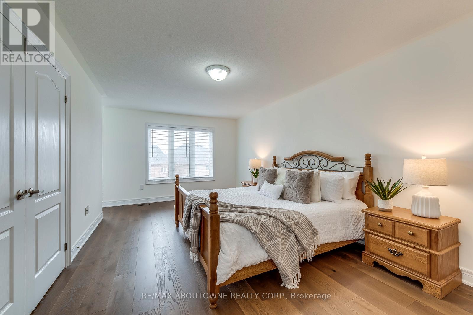 2218 Hatfield Drive, Oakville, Ontario  L6M 4W4 - Photo 24 - W12183422