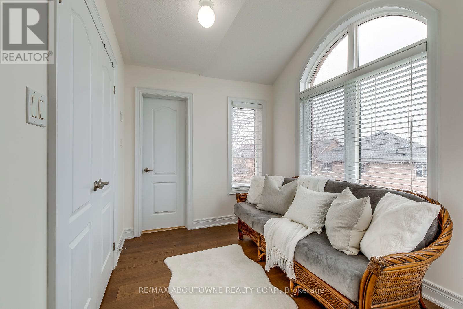 2218 Hatfield Drive, Oakville, Ontario  L6M 4W4 - Photo 25 - W12183422