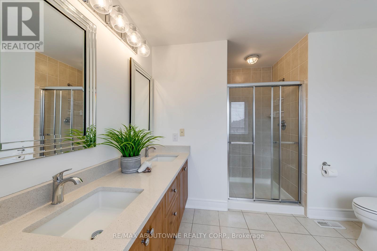 2218 Hatfield Drive, Oakville, Ontario  L6M 4W4 - Photo 27 - W12183422