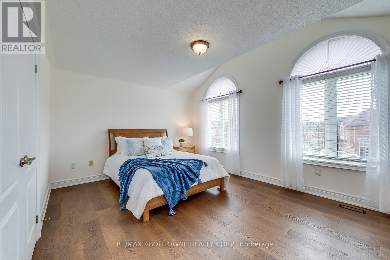 2218 Hatfield Drive, Oakville, Ontario  L6M 4W4 - Photo 31 - W12183422