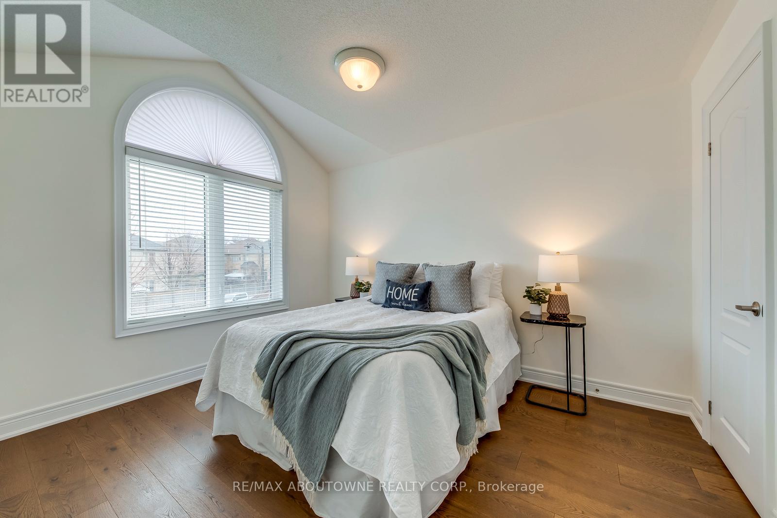 2218 Hatfield Drive, Oakville, Ontario  L6M 4W4 - Photo 33 - W12183422