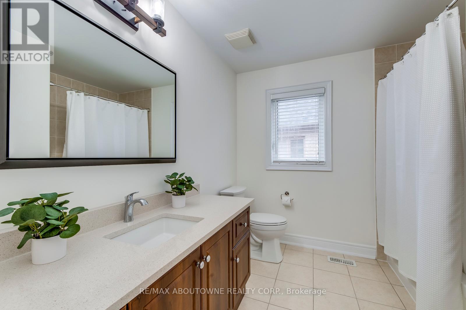 2218 Hatfield Drive, Oakville, Ontario  L6M 4W4 - Photo 35 - W12183422