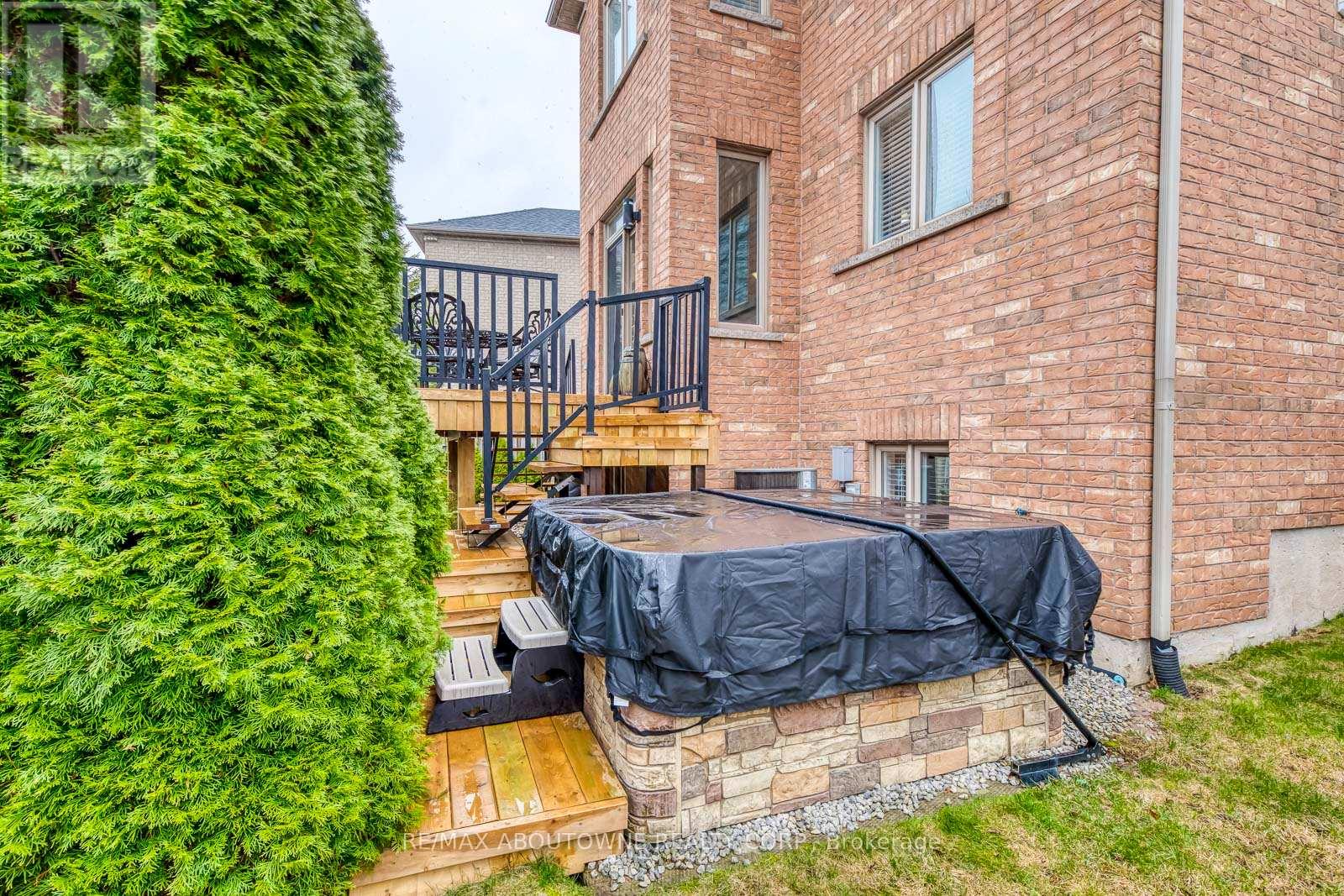 2218 Hatfield Drive, Oakville, Ontario  L6M 4W4 - Photo 46 - W12183422