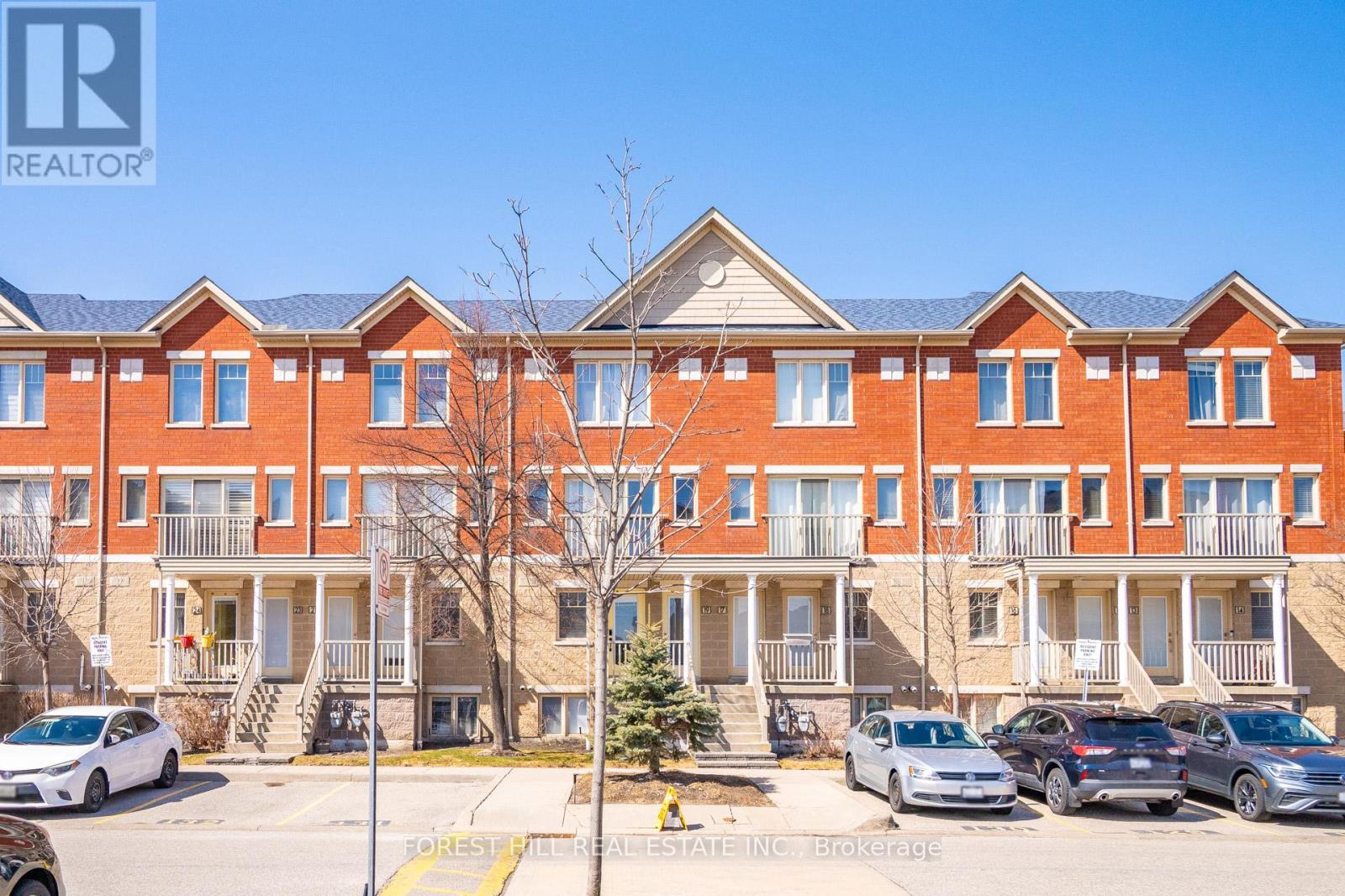 20 - 5050 Intrepid Drive, Mississauga, Ontario  L5M 0E5 - Photo 1 - W12183430