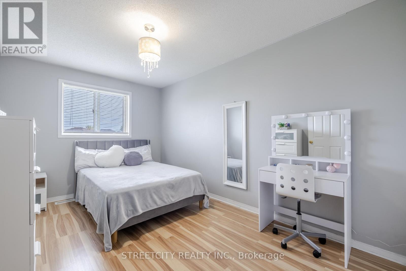 1315 Limeridge Road E, Hamilton, Ontario  L8W 1L5 - Photo 21 - X12183479