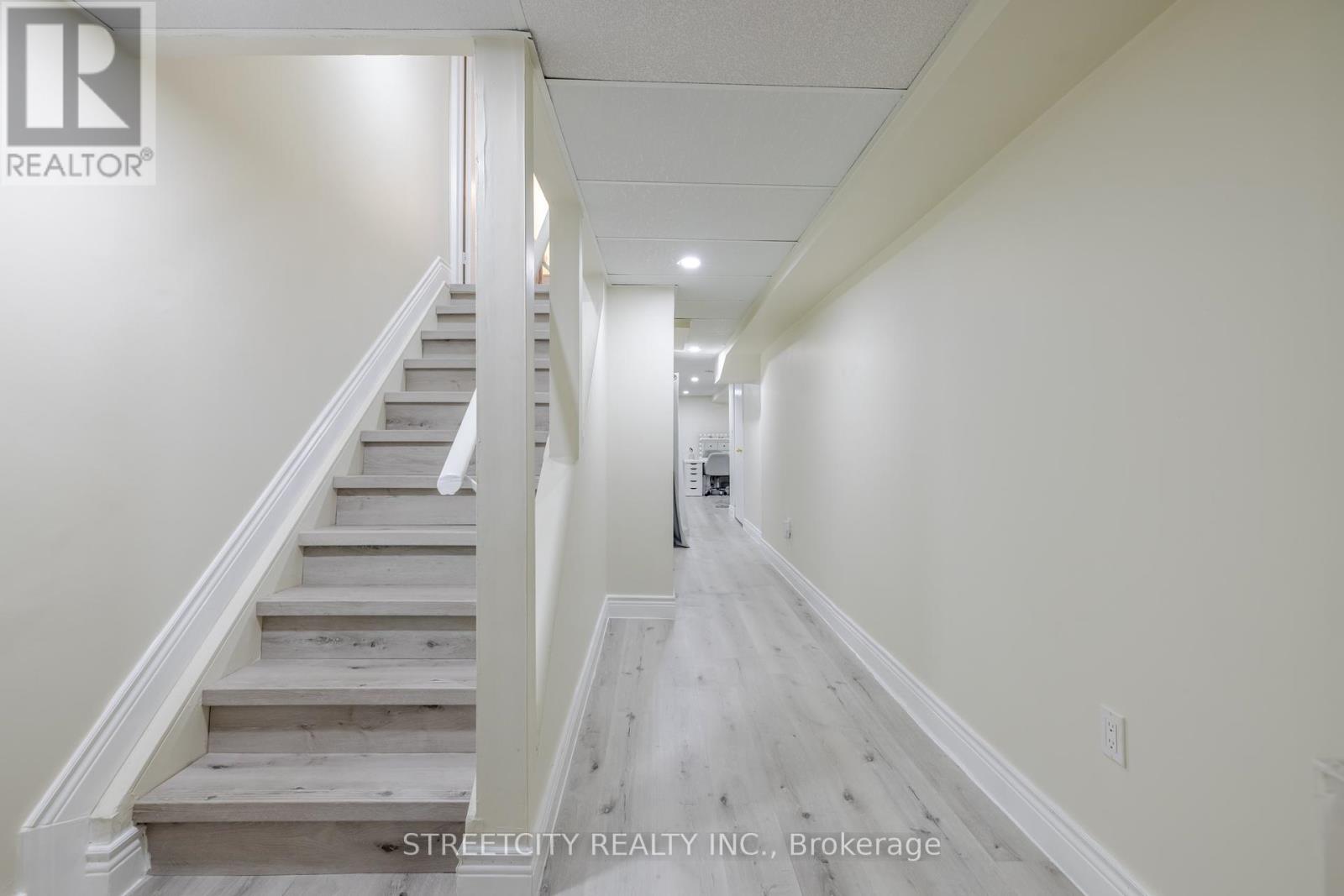 1315 Limeridge Road E, Hamilton, Ontario  L8W 1L5 - Photo 25 - X12183479