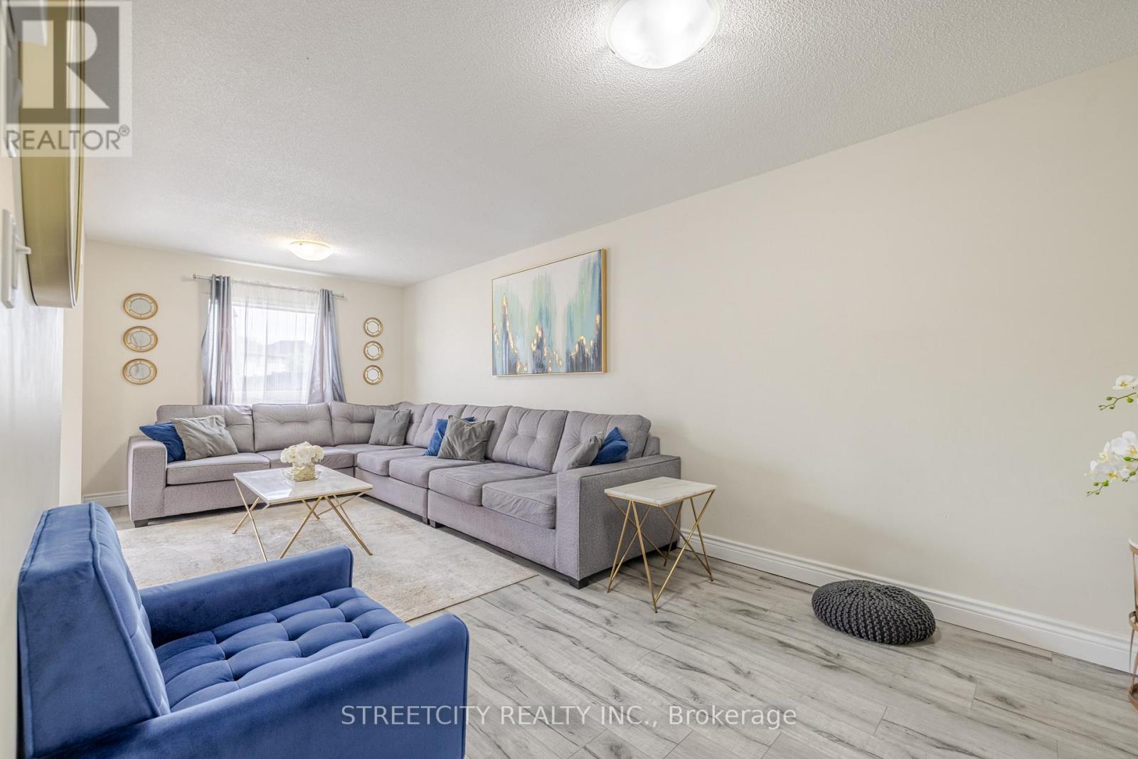 1315 Limeridge Road E, Hamilton, Ontario  L8W 1L5 - Photo 6 - X12183479
