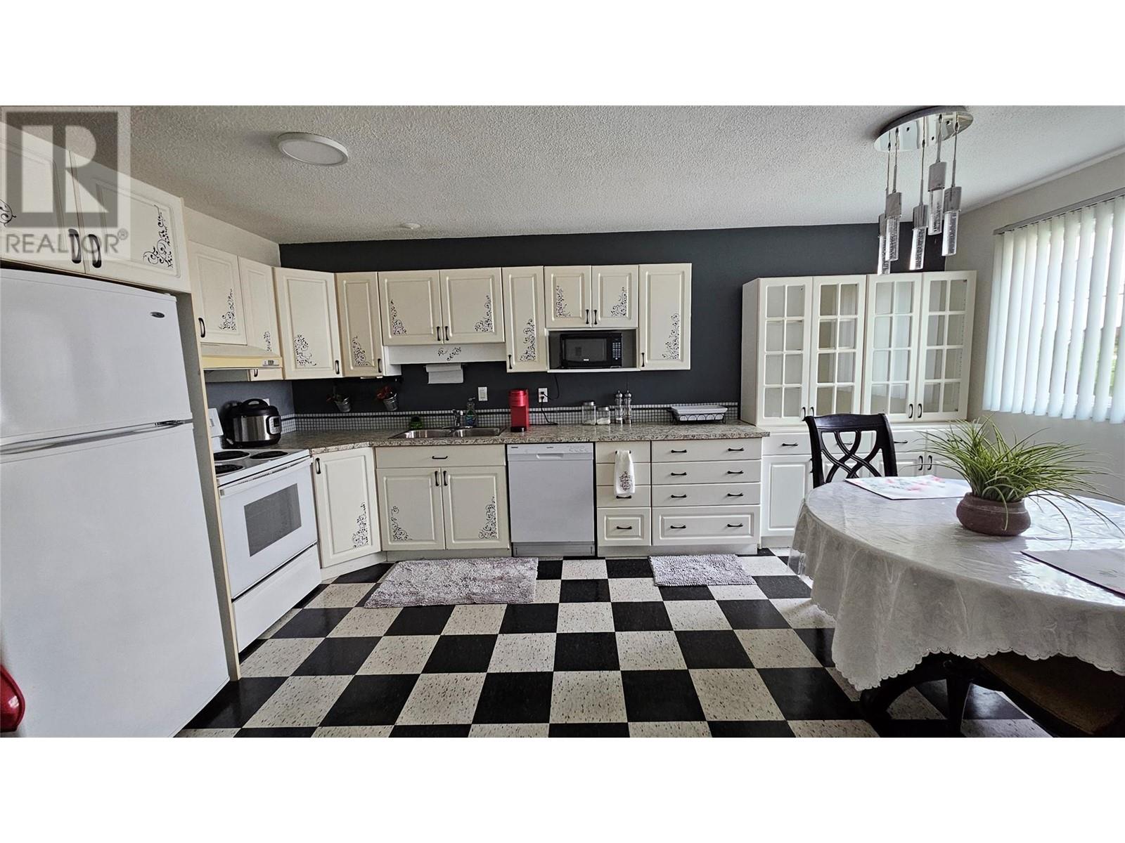 286 Green Avenue W Unit# 106, Penticton, BC V2A3T2