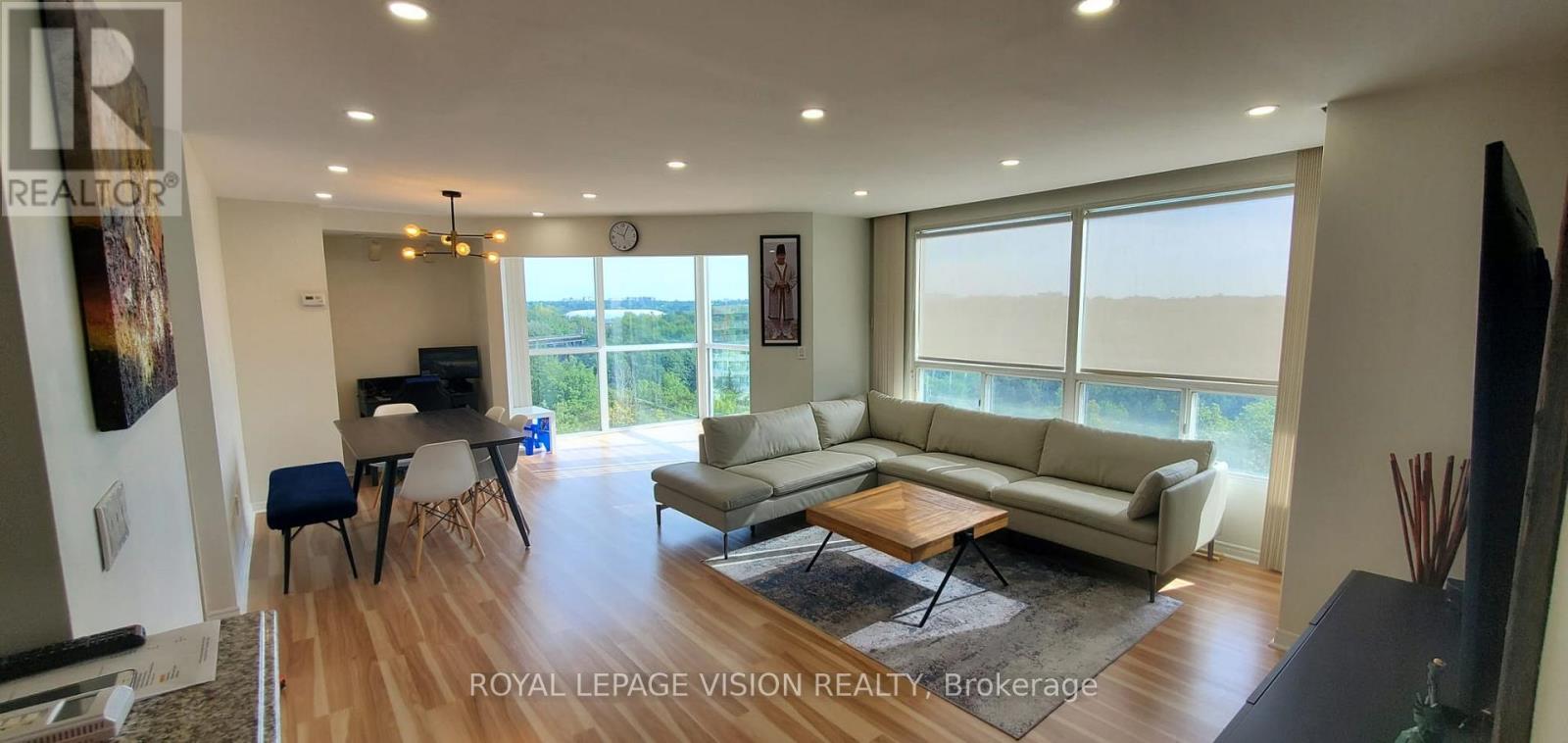 501 - 7 Concorde Place, Toronto, Ontario  M3C 3N4 - Photo 2 - C12183471
