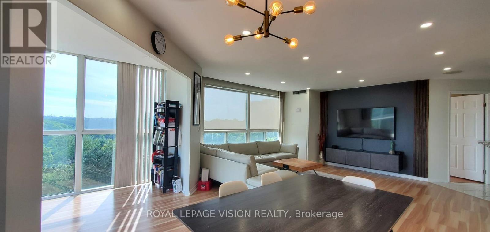501 - 7 Concorde Place, Toronto, Ontario  M3C 3N4 - Photo 7 - C12183471