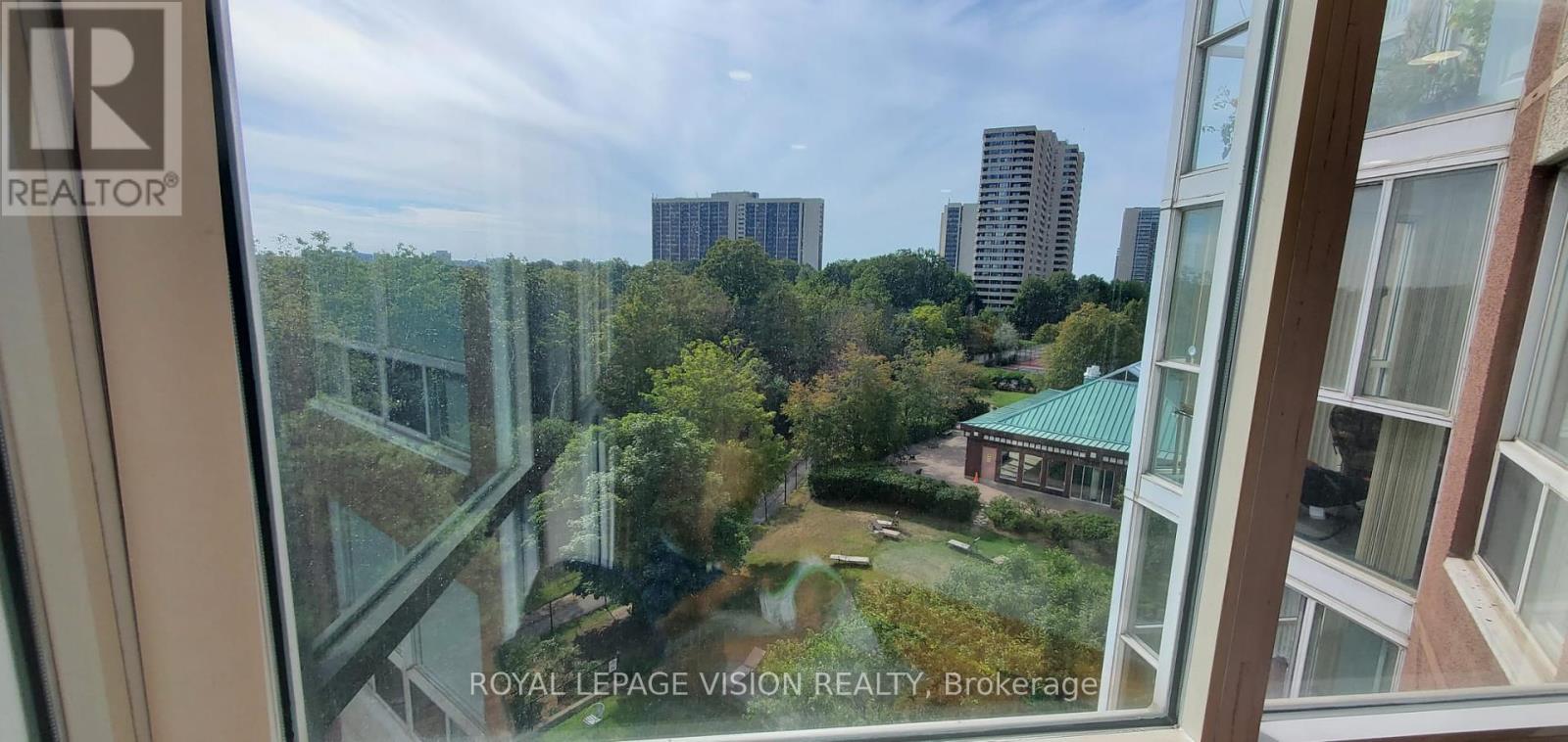 501 - 7 Concorde Place, Toronto, Ontario  M3C 3N4 - Photo 9 - C12183471