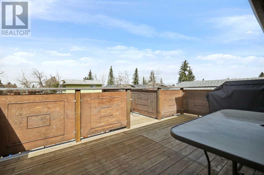 83 Berkley Rise Nw, Calgary, Alberta  T3K 1A6 - Photo 37 - A2211994