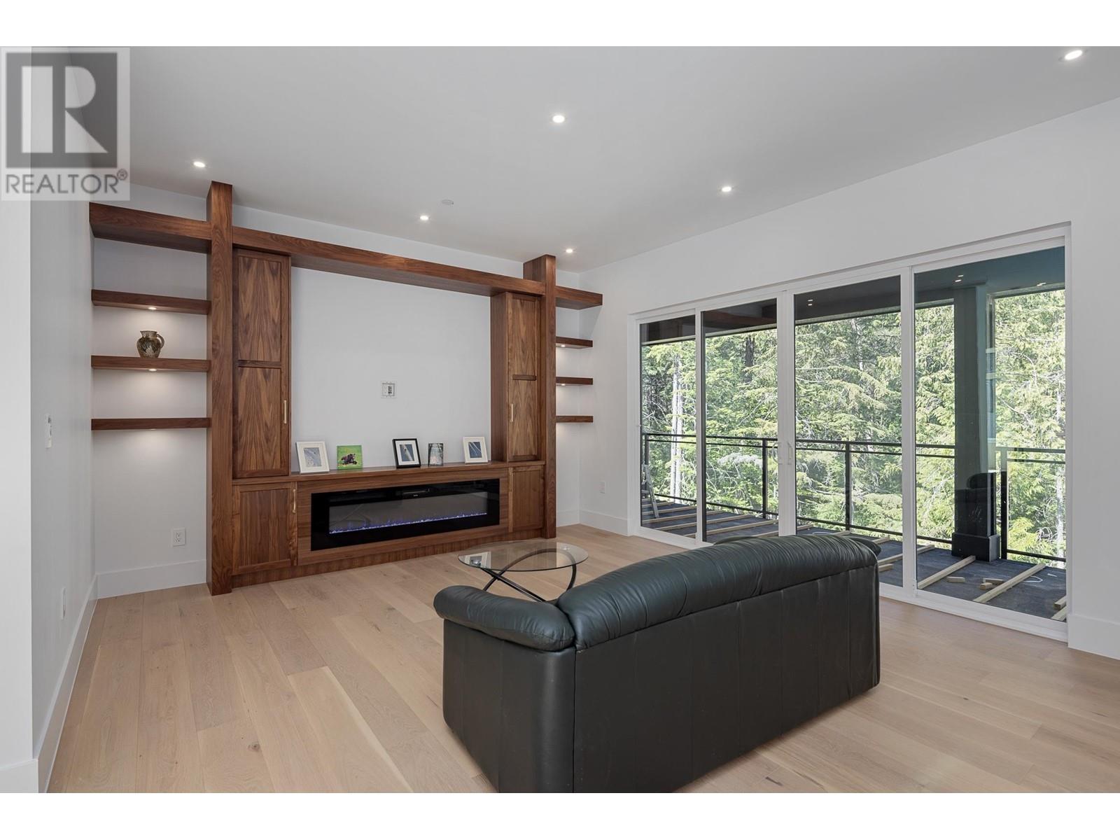 9113 Riverside Drive, Whistler, British Columbia  V8E 1M1 - Photo 12 - R2997708